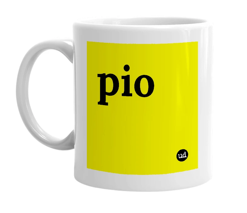 White mug with 'pio' in bold black letters