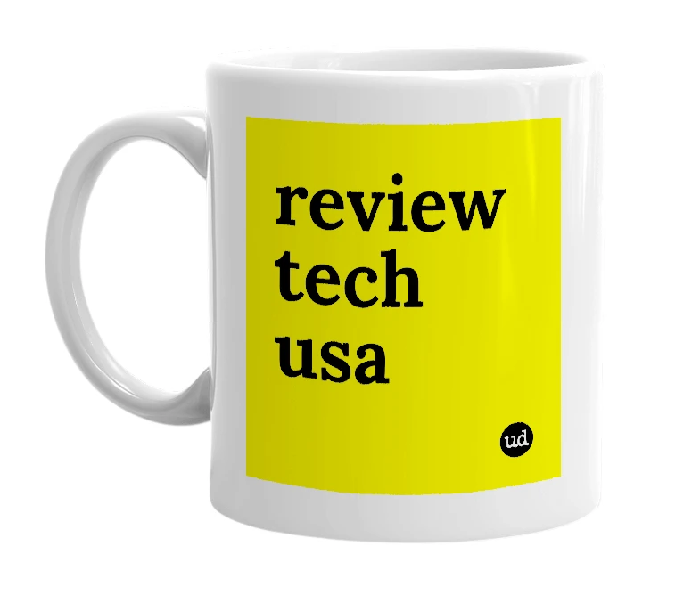 White mug with 'review tech usa' in bold black letters